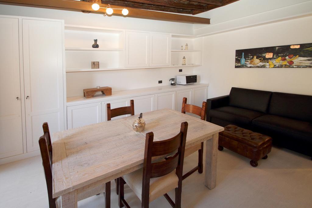 LHP Suite Roma Trastevere Cameră foto
